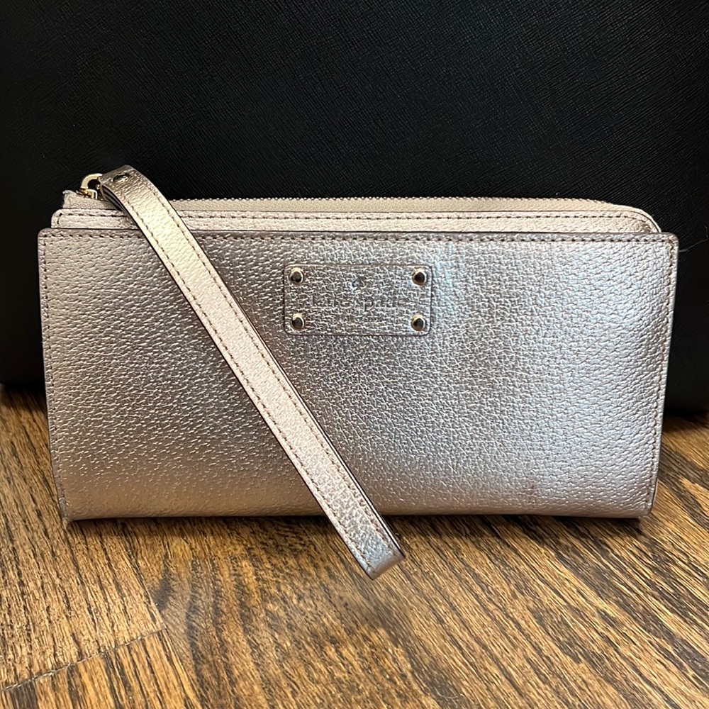 Kate Spade Zipper Wallet - Rose Gold